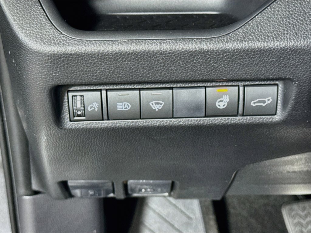 Used 2019 Toyota RAV4 XLE Premium w/ Cold Weather Package AWD/4WD image 20