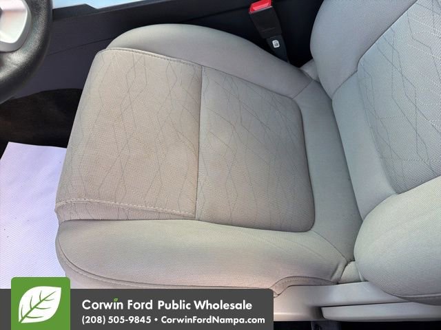 Used 2013 Ford Explorer 4WD w/ Class III Trailer Tow Pkg image 23