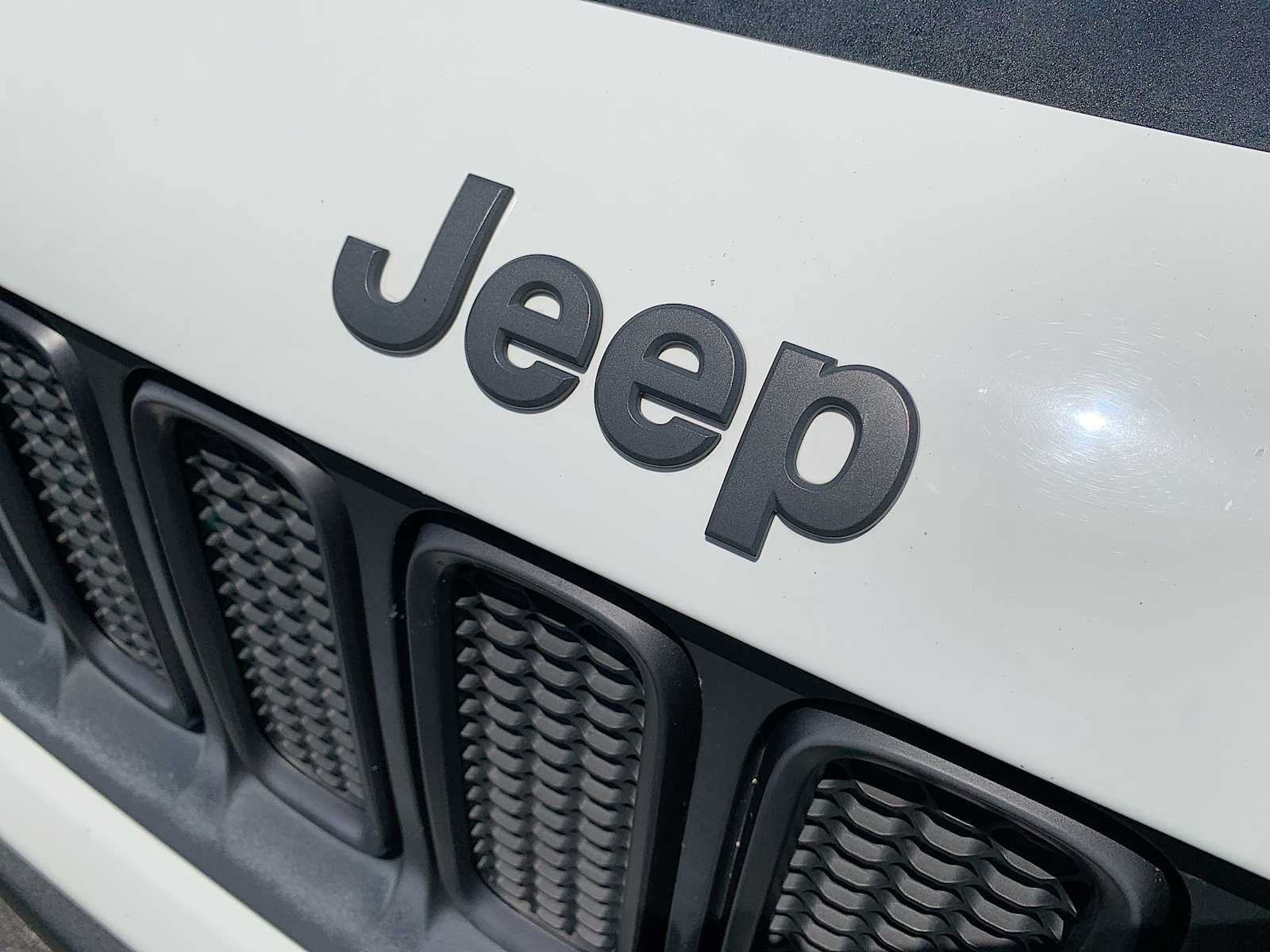 Used 2016 Jeep Renegade Trailhawk w/ Cold Weather Group AWD/4WD image 29