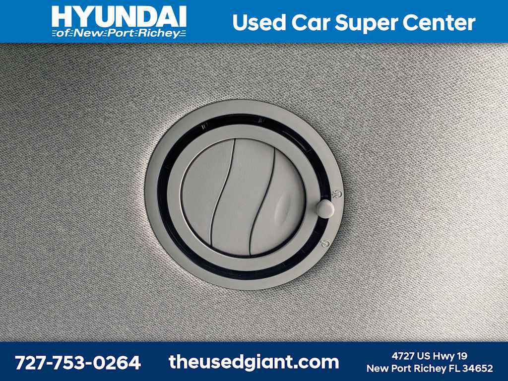 Used 2022 Hyundai Palisade Limited FWD image 16