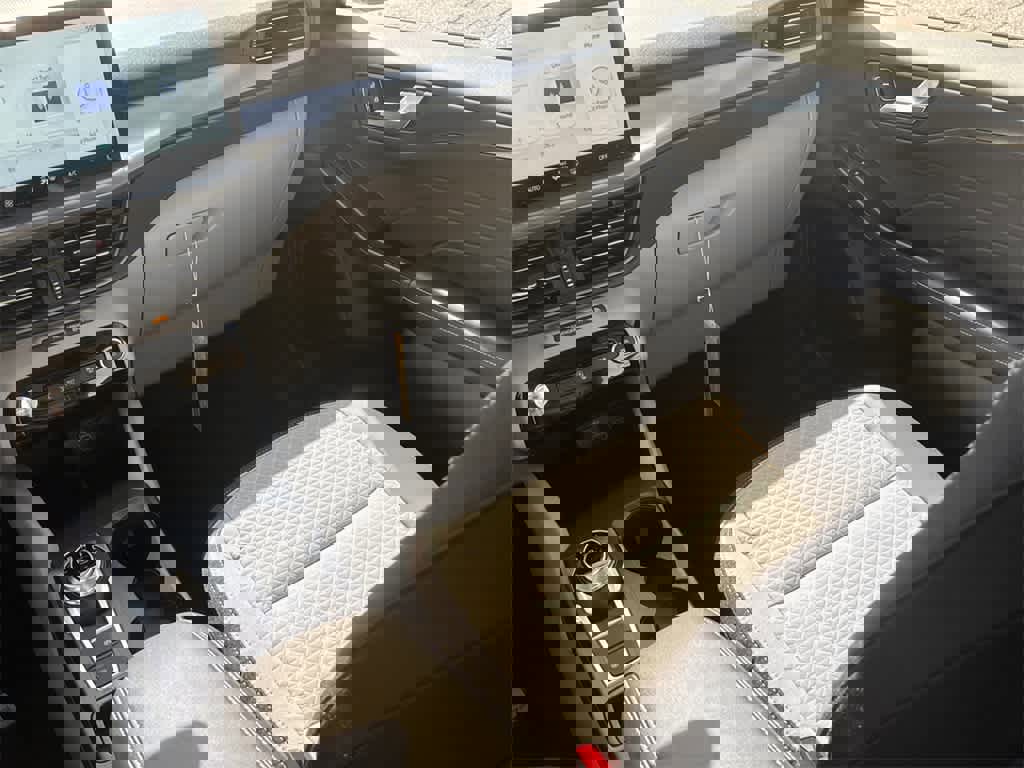 New 2025 Ford Escape Active w/ Active Premium Tech Pack image 19