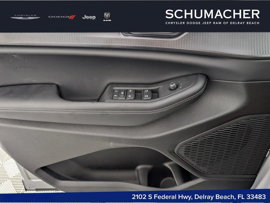 New 2025 Jeep Grand Cherokee L Altitude RWD image 14