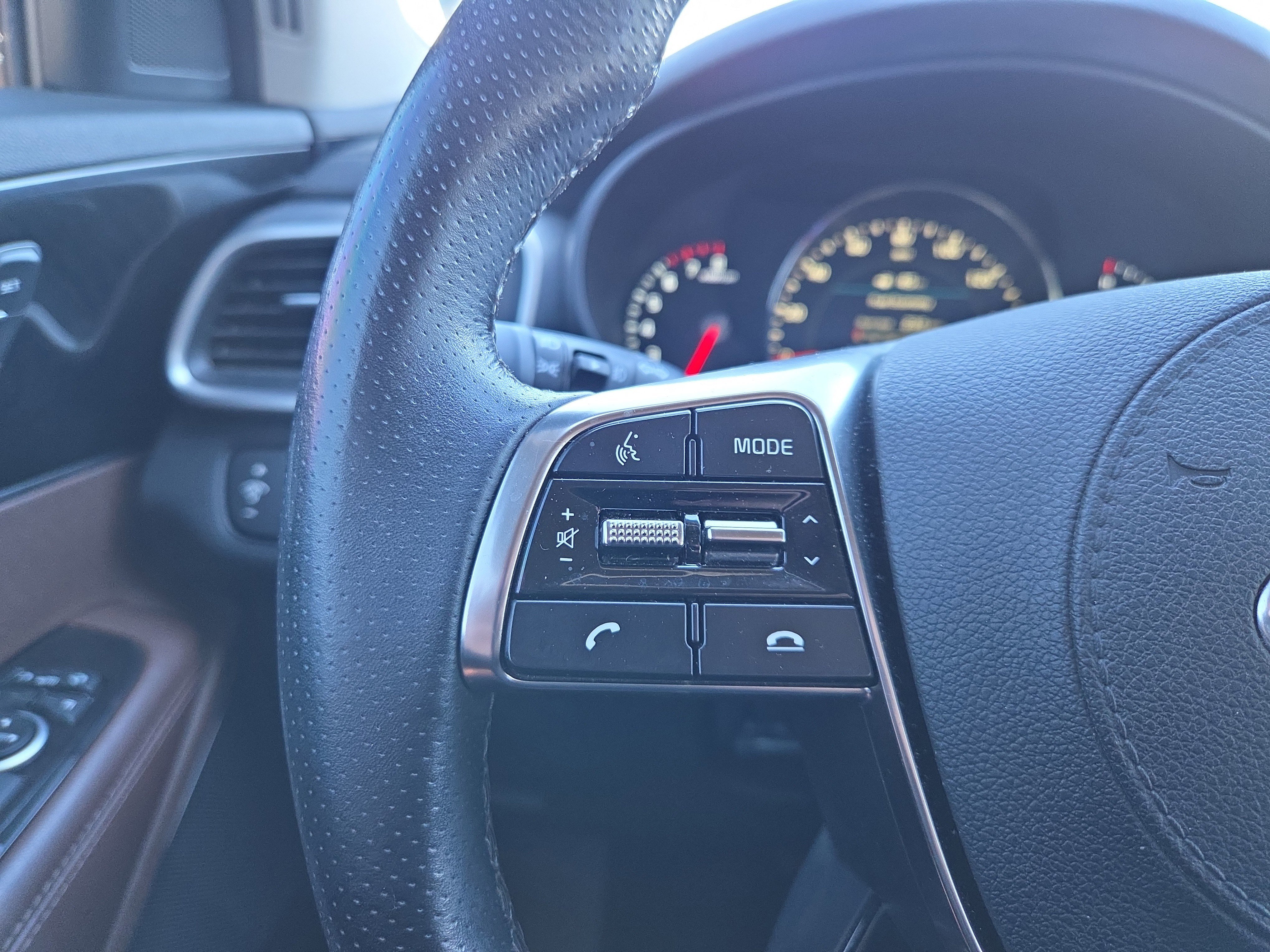 Used 2019 Kia Sorento SX w/ SX Touring Package image 11