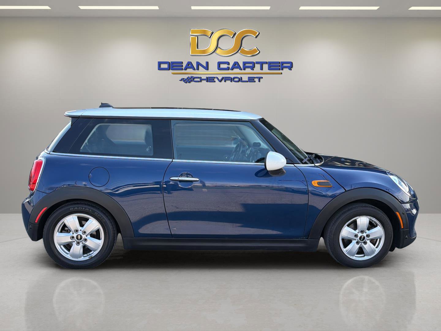 Used 2018 MINI Cooper 2-Door Hardtop image 6