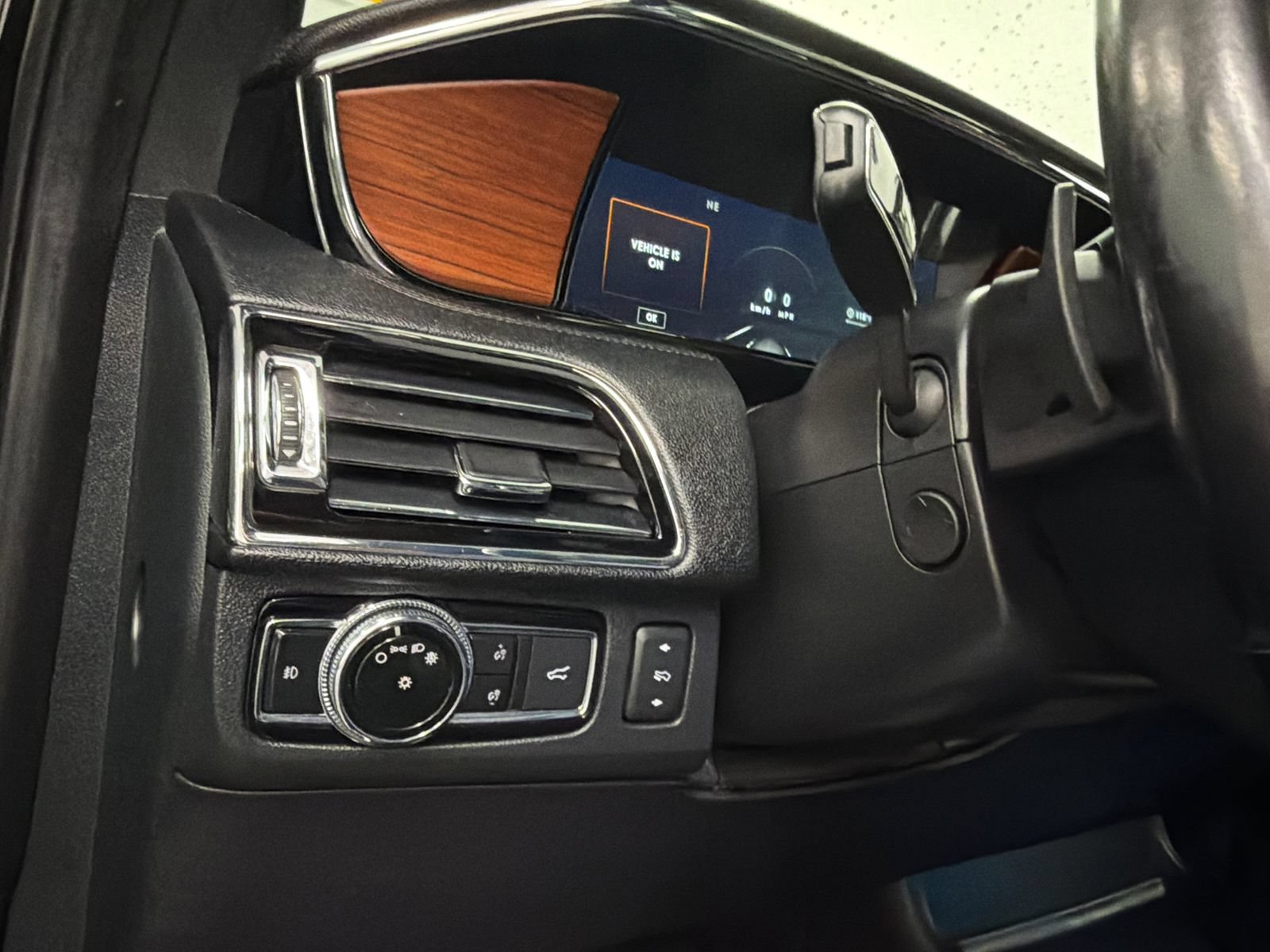 Used 2020 Lincoln Navigator Reserve AWD/4WD image 34