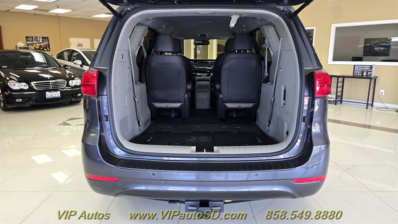 Used 2017 Kia Sedona SX FWD image 9