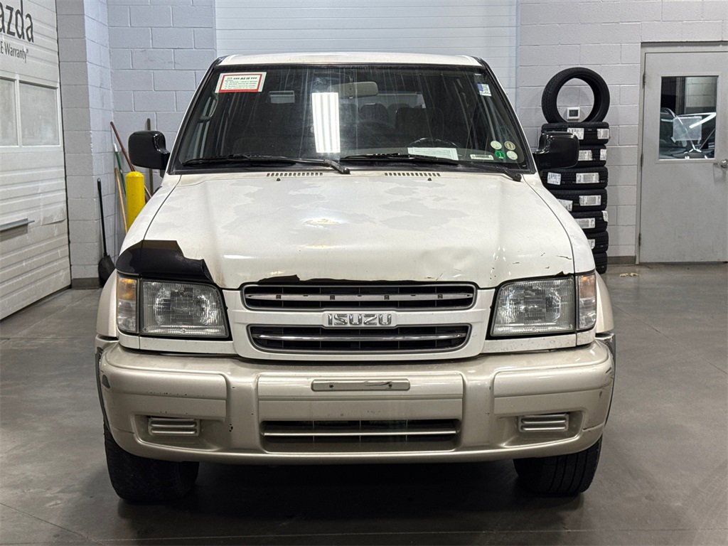 Used 2000 Isuzu Trooper S image 2
