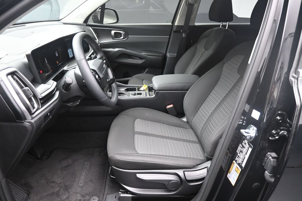 Used 2026 Kia Sorento LX FWD image 18