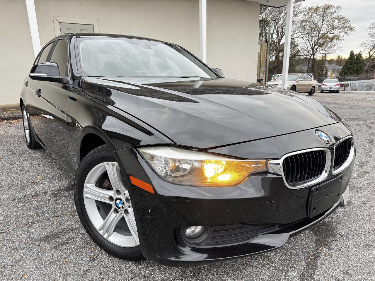 Used 2014 BMW 320i xDrive 320i xDrive AWD 4dr Sedan image 3