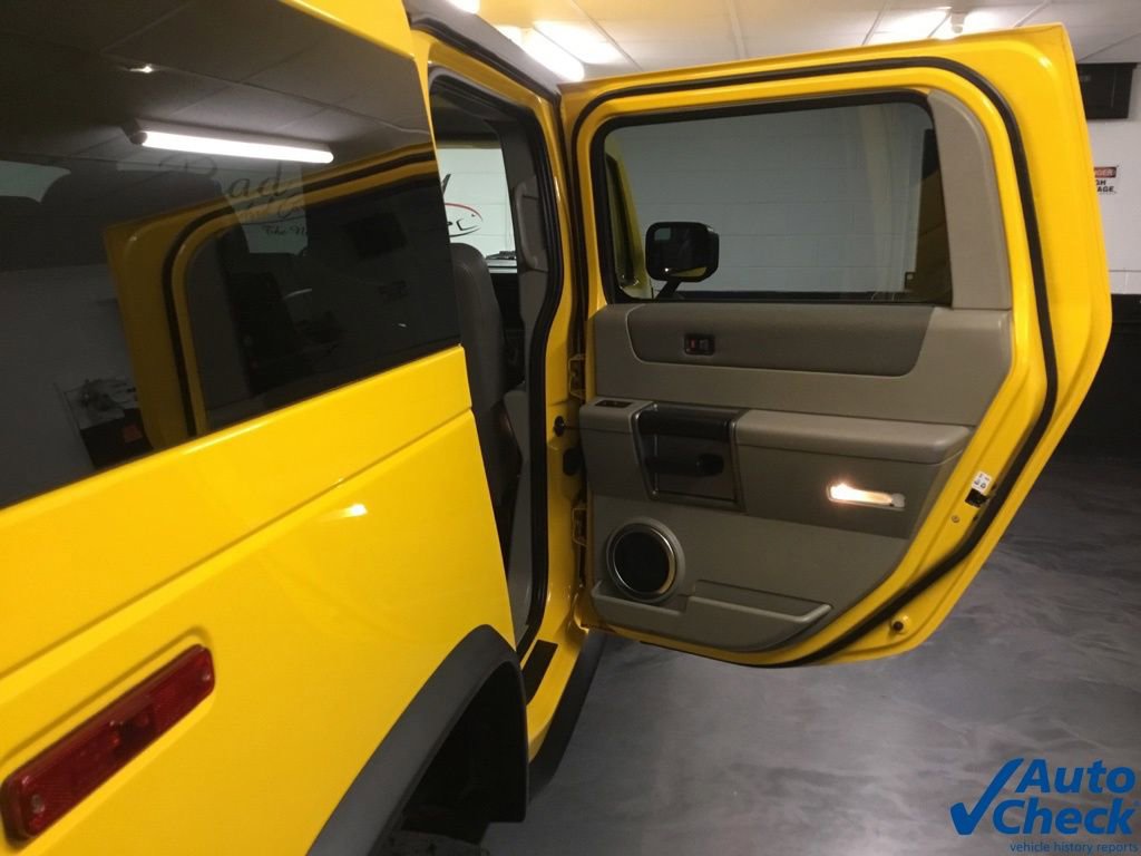 Used 2003 HUMMER H2 w/ Preferred Equipment Group image 38