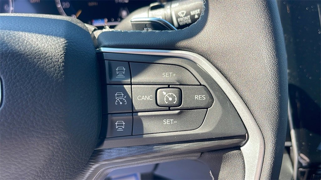 New 2025 Jeep Grand Cherokee Altitude image 23