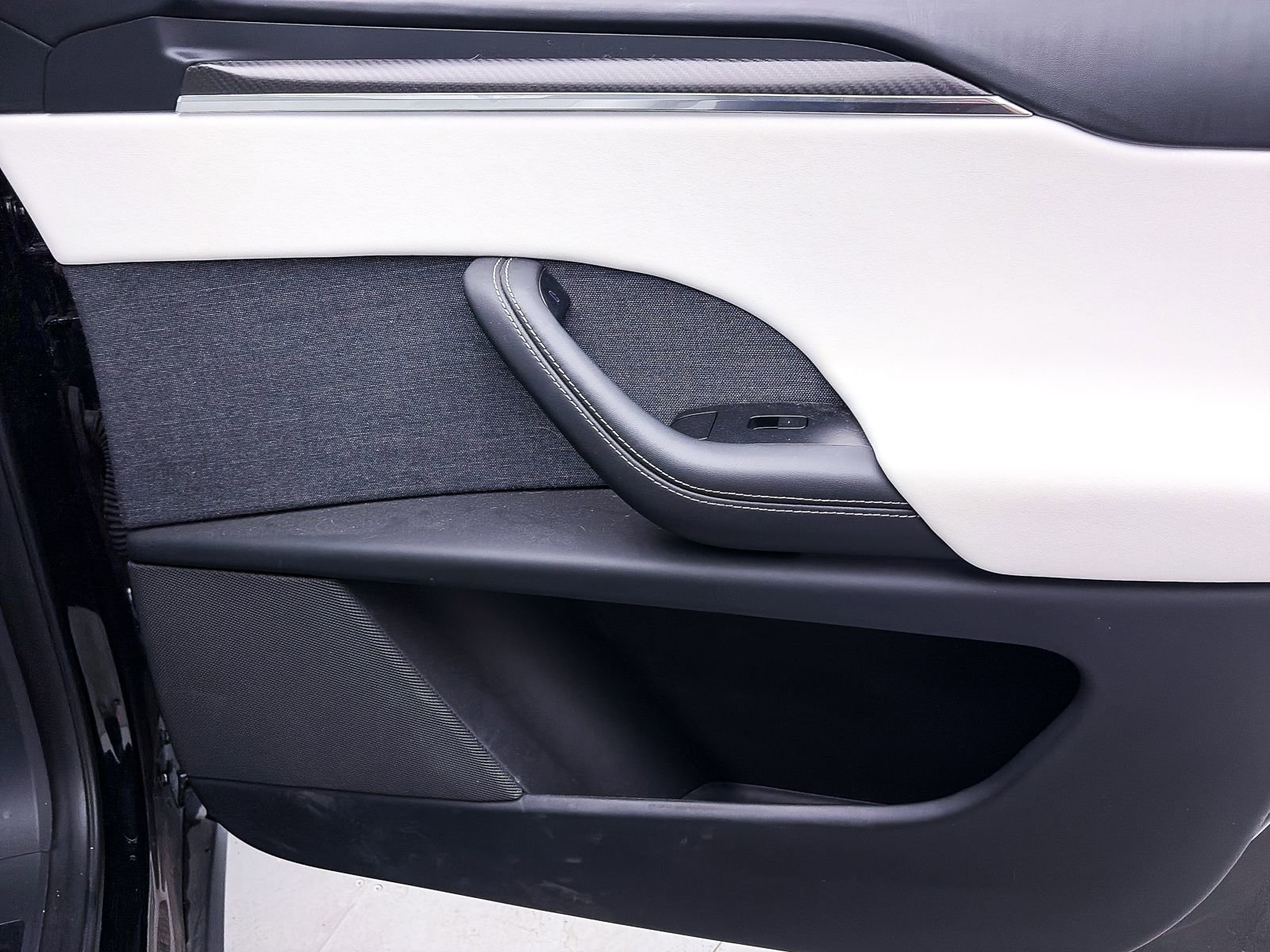 Used 2023 Tesla Model X Plaid image 32