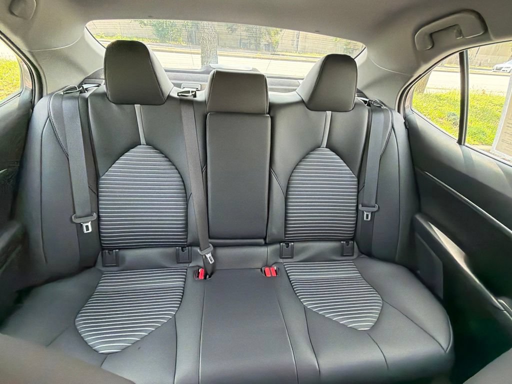 Used 2024 Toyota Camry SE FWD image 31