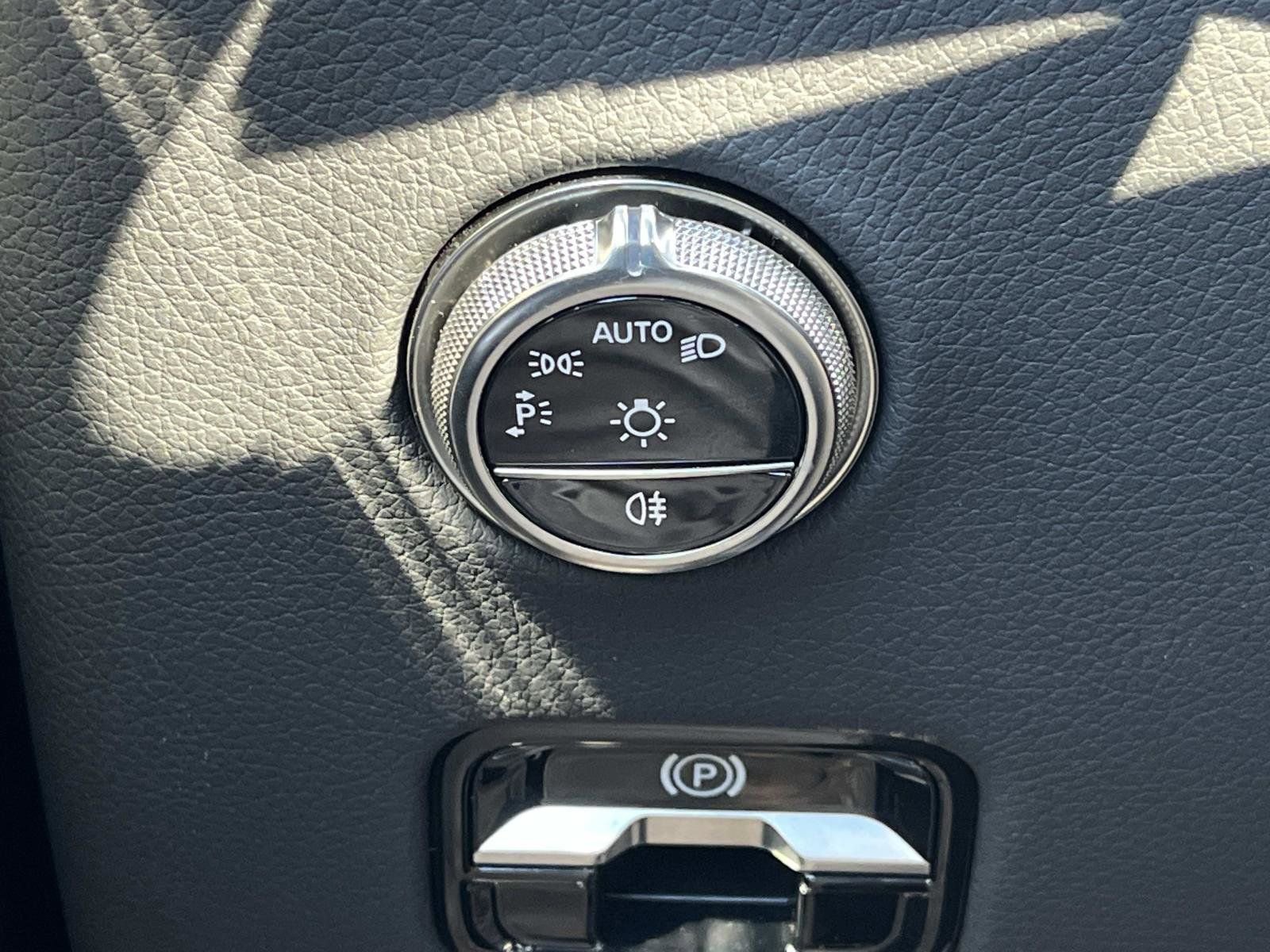 Certified 2025 Mercedes-Benz GLC 300 GLC 300 image 24