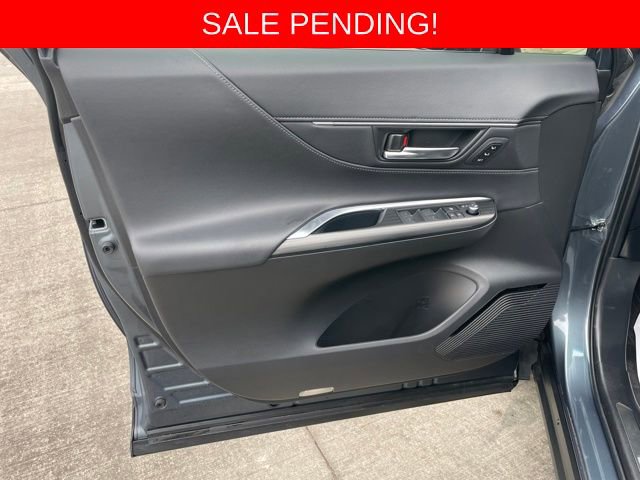 Used 2023 Toyota Venza Limited image 10