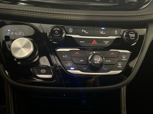 New 2027 Chrysler Pacifica Pinnacle AWD/4WD image 24