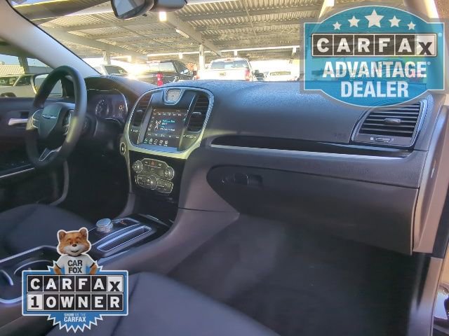 Used 2023 Chrysler 300 Touring w/ Sport Appearance Package image 21