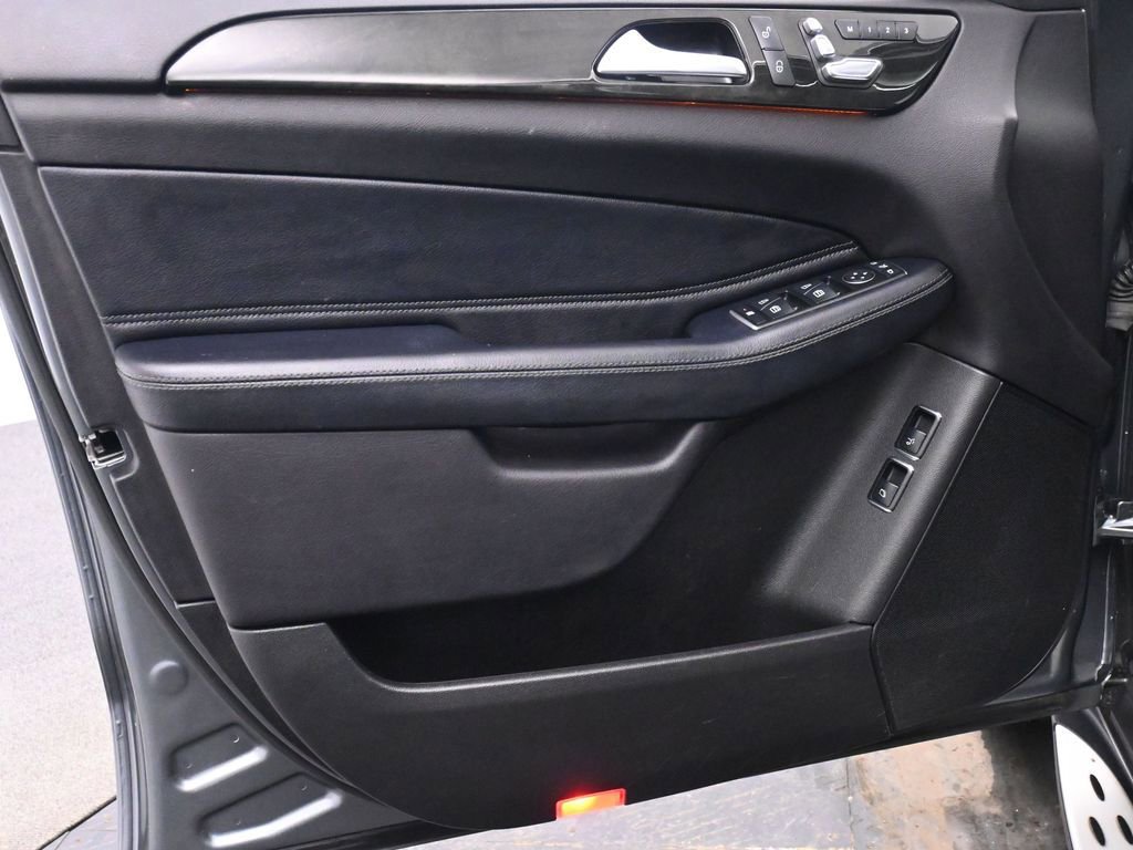 Used 2018 Mercedes-Benz GLS 450 4MATIC w/ Premium Package image 10