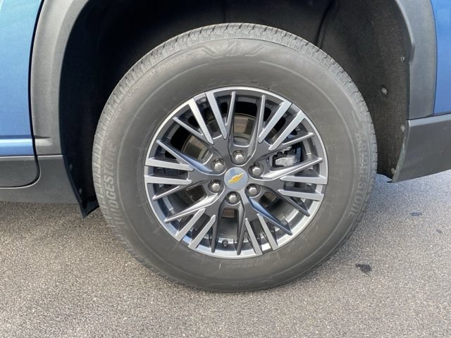 Used 2025 Chevrolet Traverse LT FWD image 31