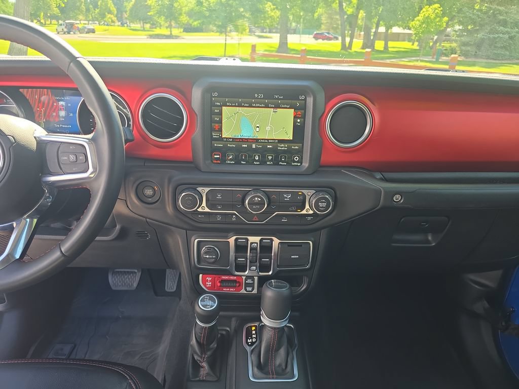 Used 2022 Jeep Gladiator Rubicon w/ LED Lighting Group AWD/4WD image 19