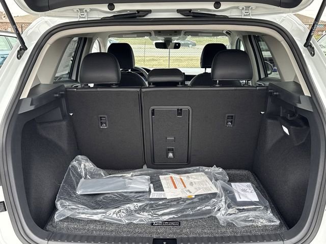 New 2026 Volkswagen Taos SEL image 10