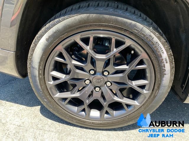 Used 2025 Jeep Grand Cherokee L Summit w/ Obsidian Package AWD/4WD image 11