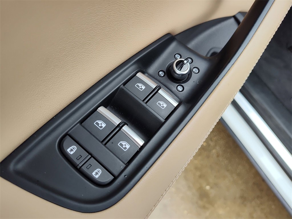 Used 2023 Audi Q7 3.0T Prestige image 23