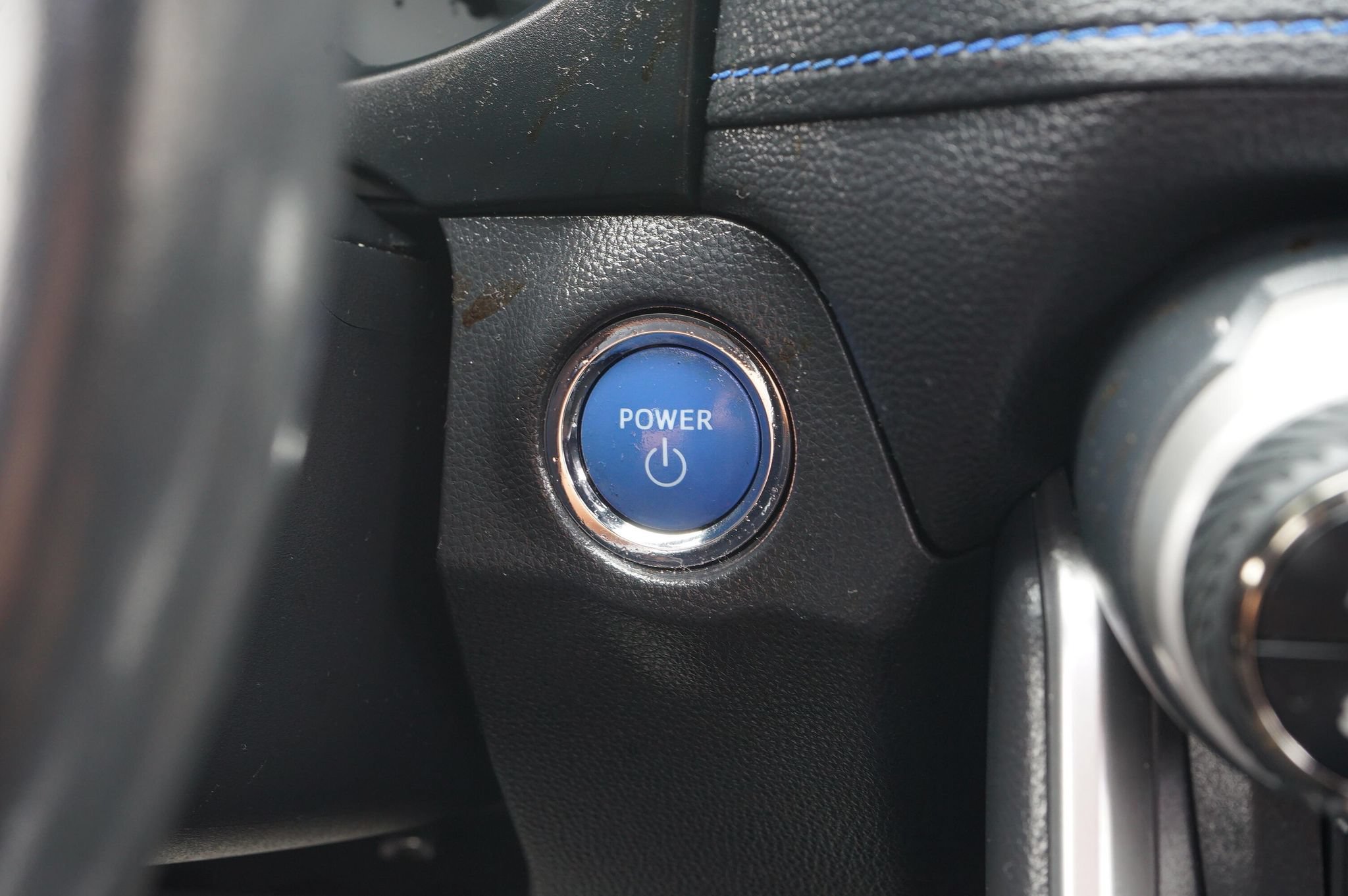 Used 2019 Toyota RAV4 XSE AWD/4WD image 25