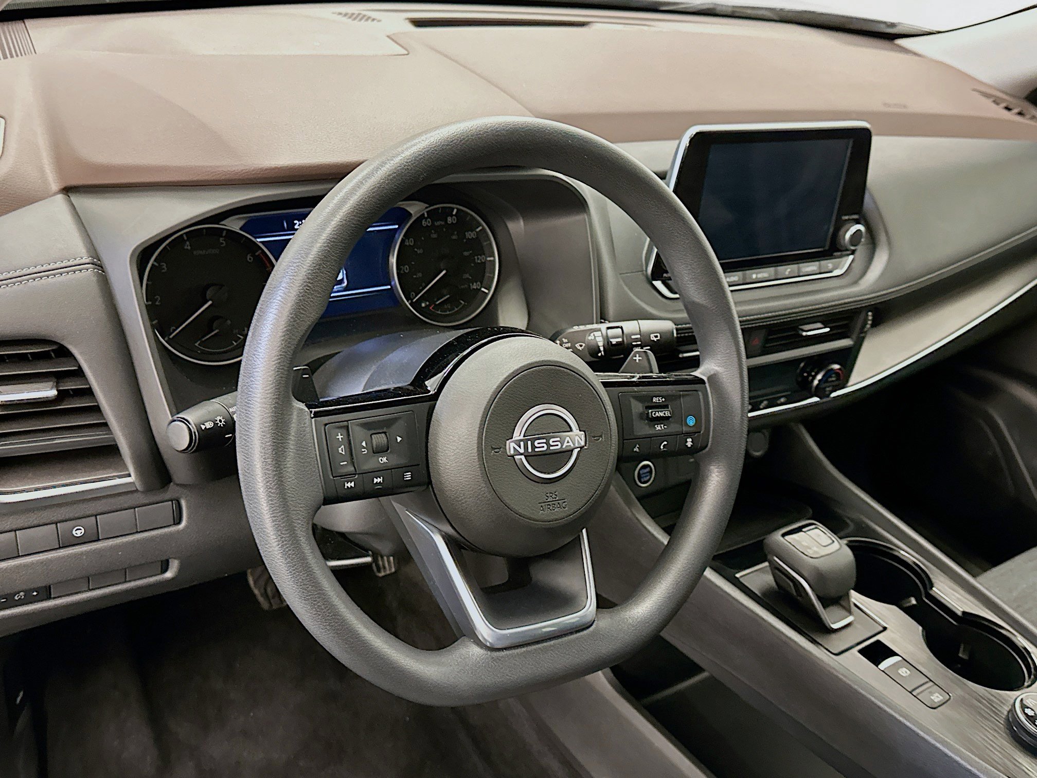 Used 2023 Nissan Rogue SV image 18