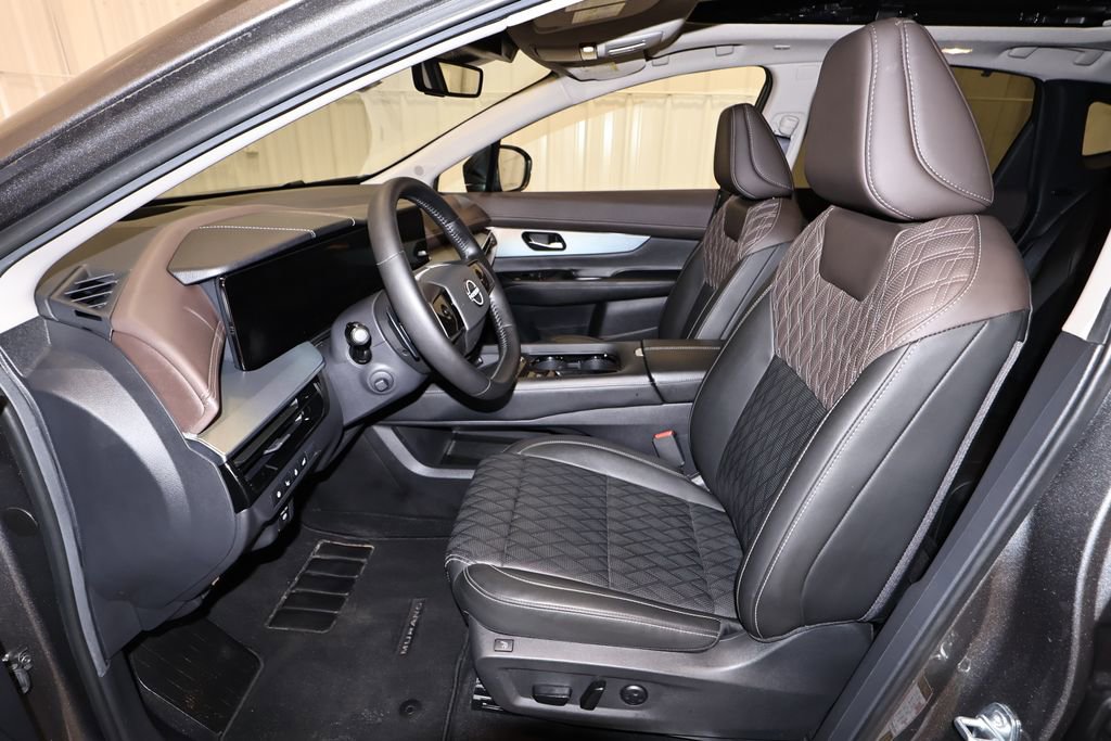Used 2025 Nissan Murano Platinum image 13
