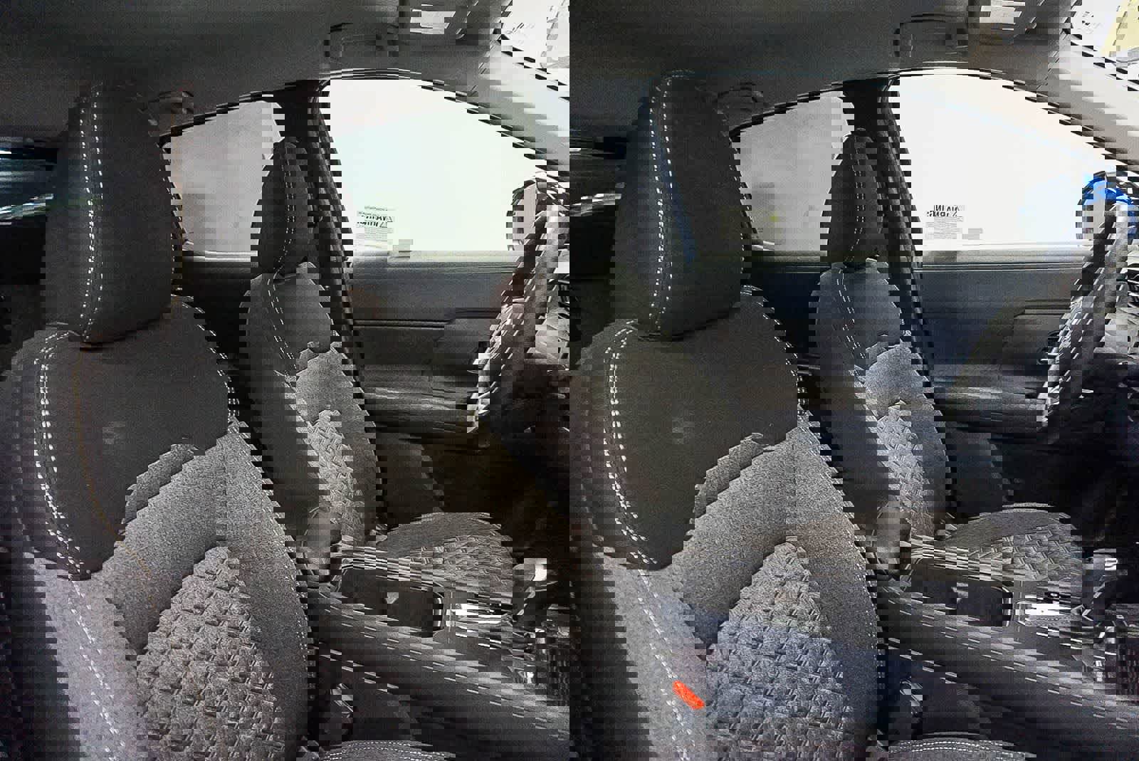 Used 2025 Nissan Kicks SV FWD image 16