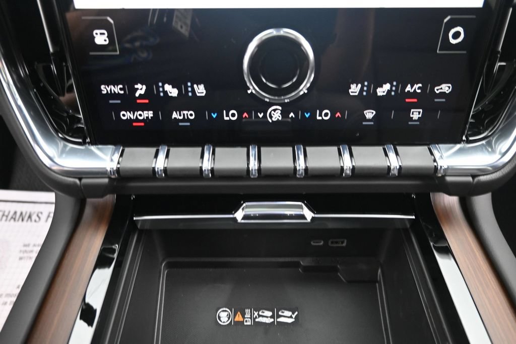 New 2026 GMC Yukon Denali w/ Denali Reserve Package AWD/4WD image 22