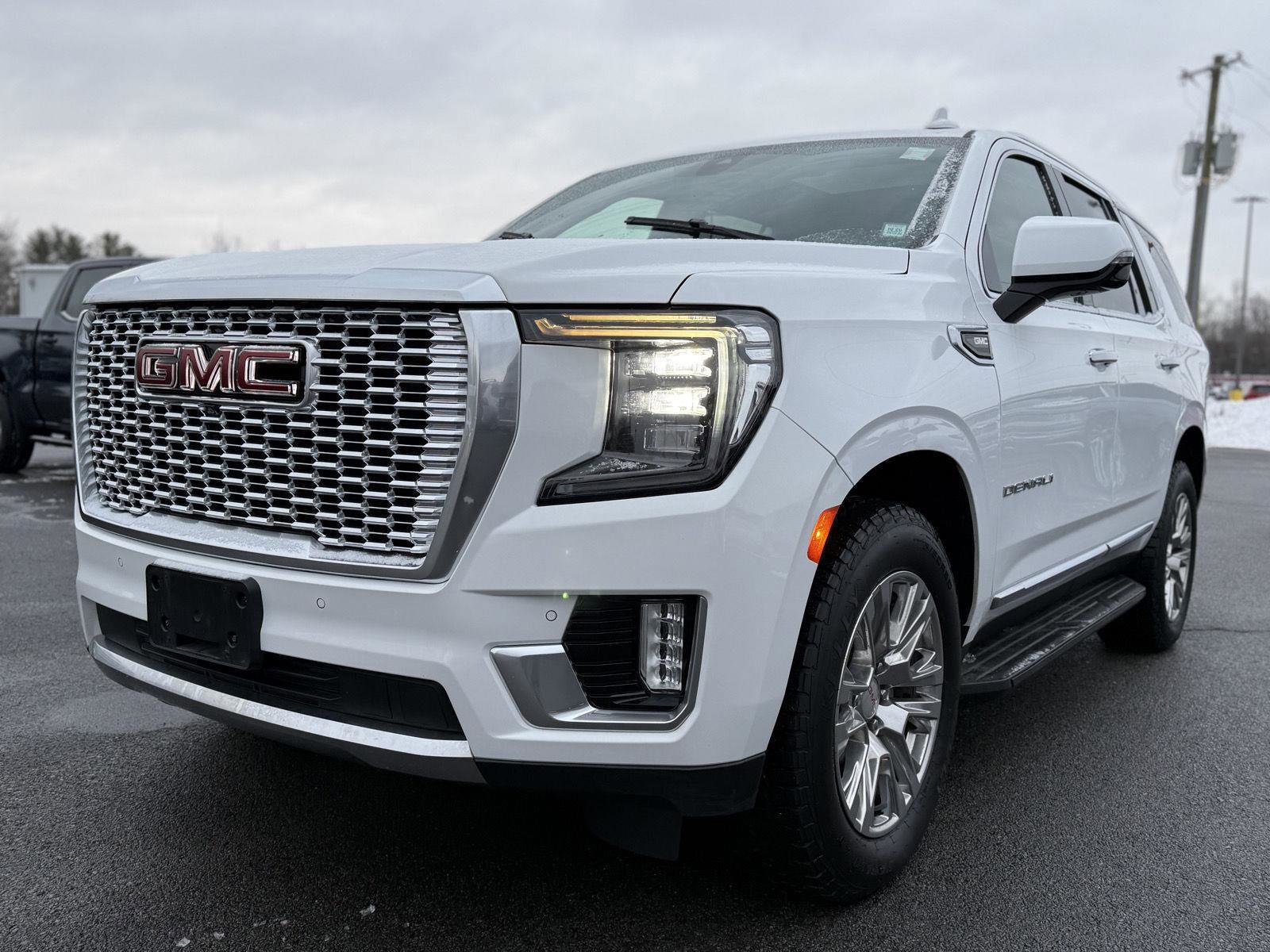Used 2021 GMC Yukon Denali w/ Advanced Technology Package image 9