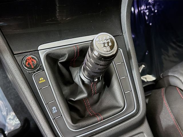 Used 2017 Volkswagen GTI SE image 16