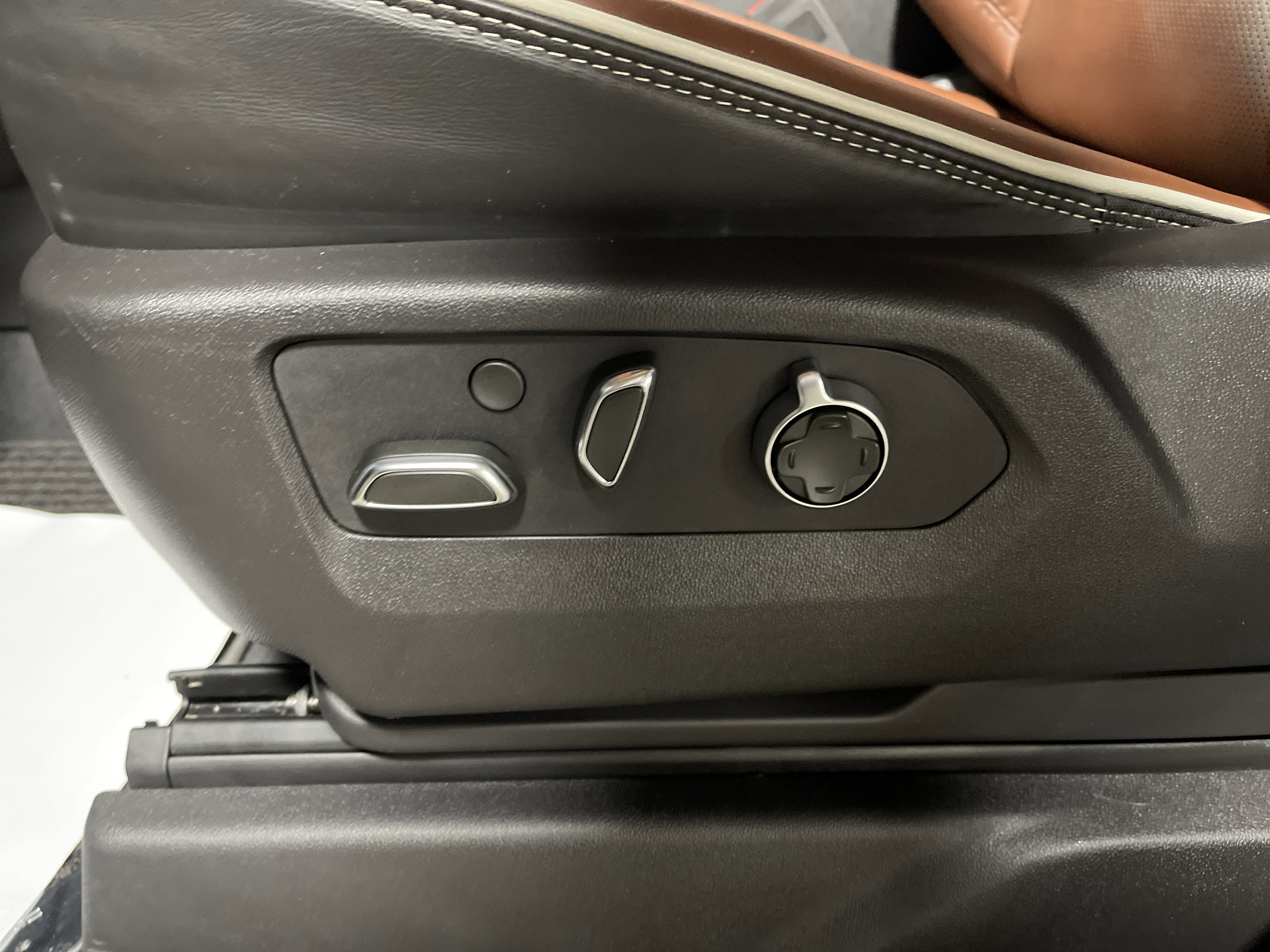 Used 2024 GMC Sierra 1500 Denali Ultimate image 14