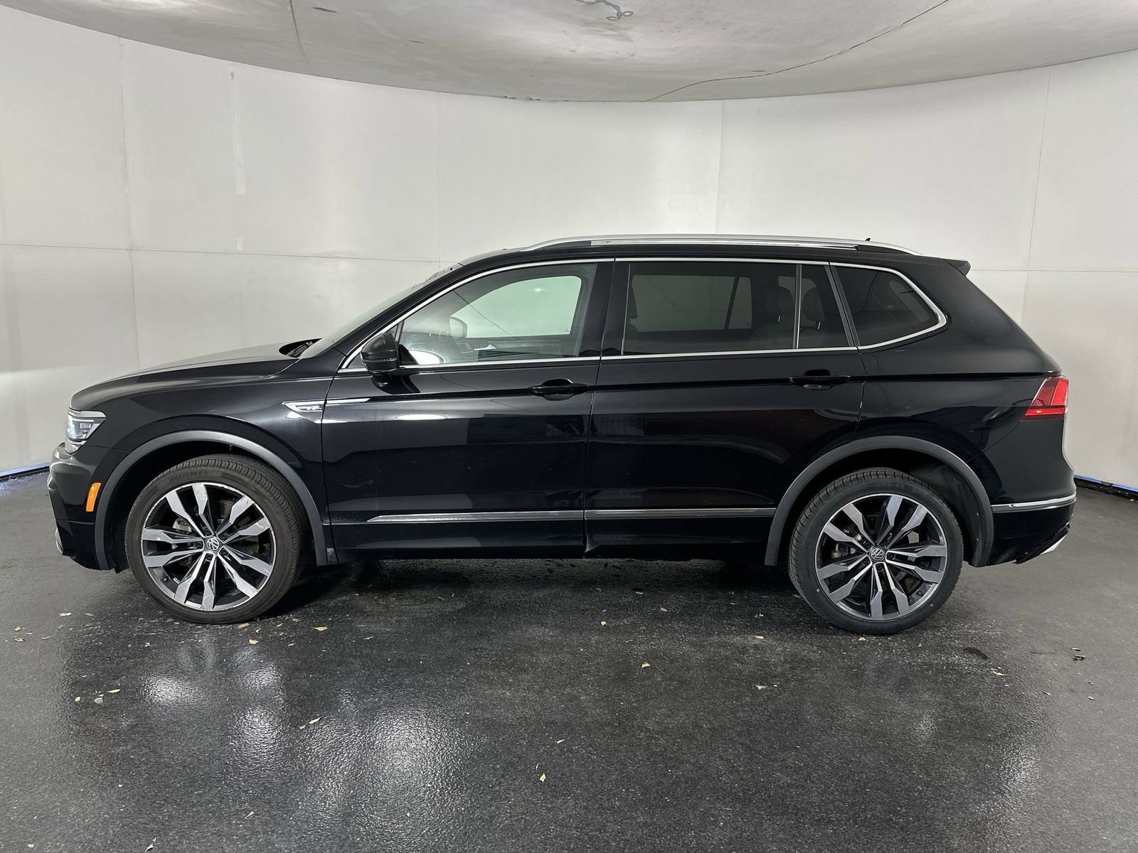 Used 2020 Volkswagen Tiguan SEL Premium R-Line image 8