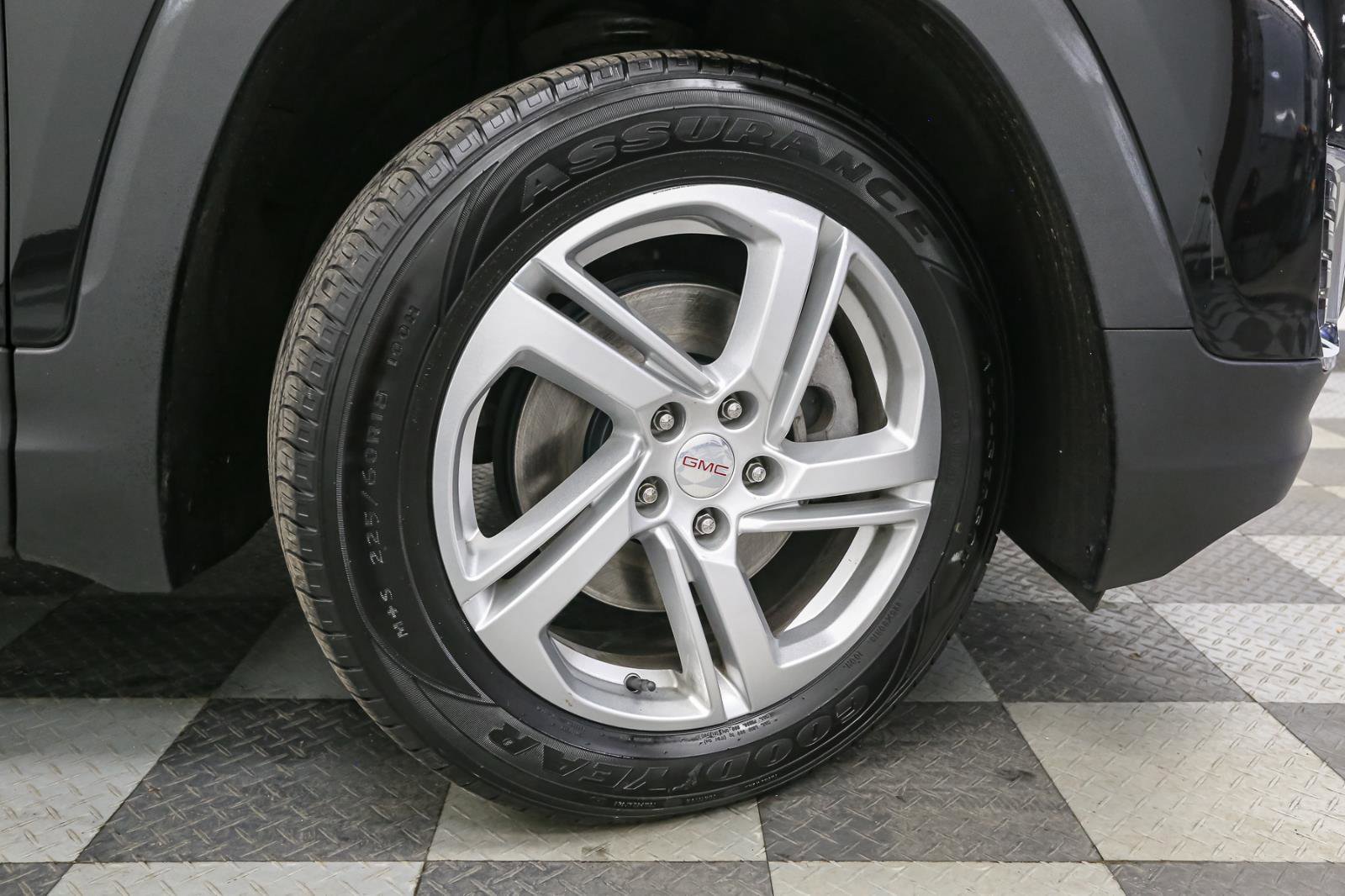 Used 2019 GMC Terrain SLE w/ Driver Convenience Package image 17