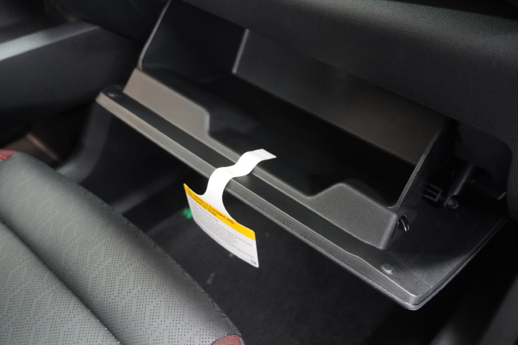 New 2027 Chevrolet Equinox RS w/ LPO, Floor Liner Package AWD/4WD image 28