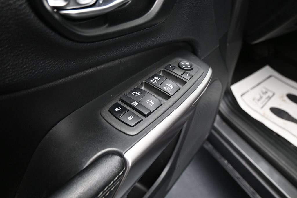 Used 2022 Jeep Cherokee Latitude Lux FWD image 11