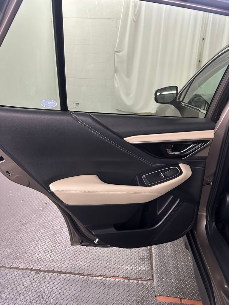 Used 2021 Subaru Outback Limited image 28