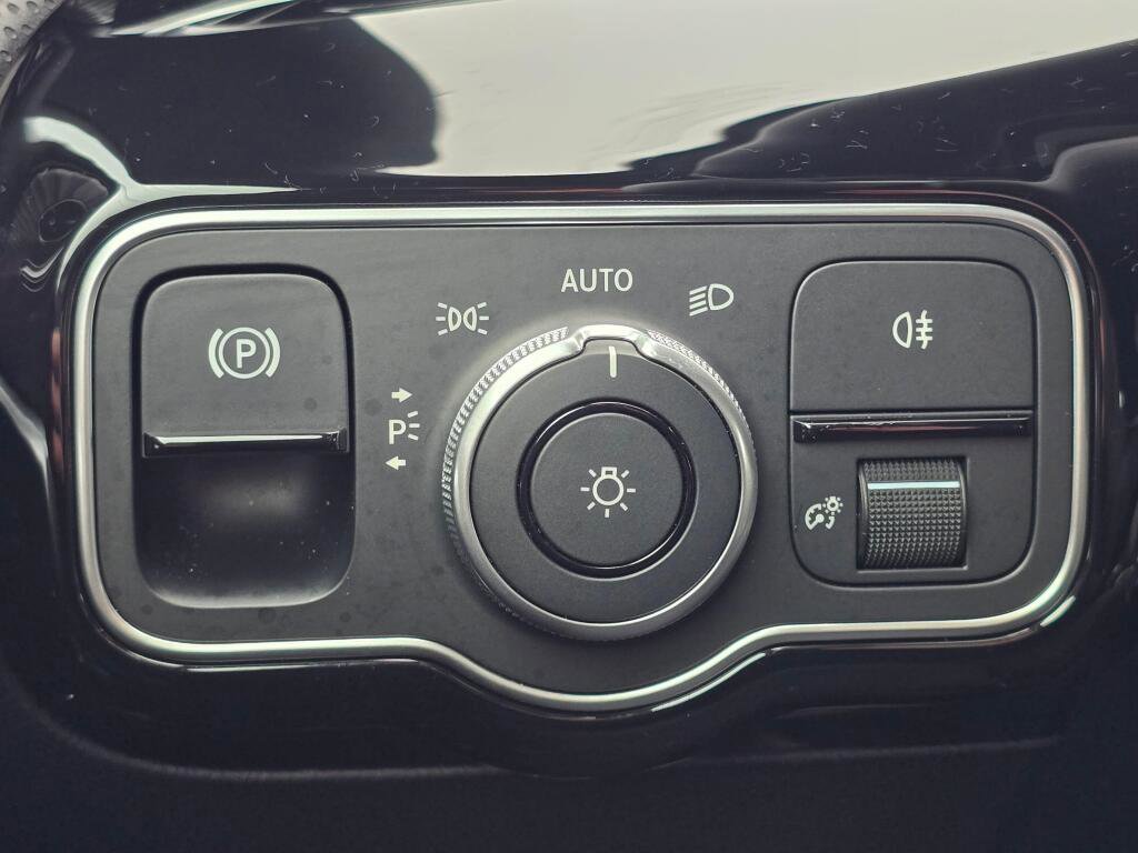 Used 2026 Mercedes-Benz CLA 250 4MATIC image 33