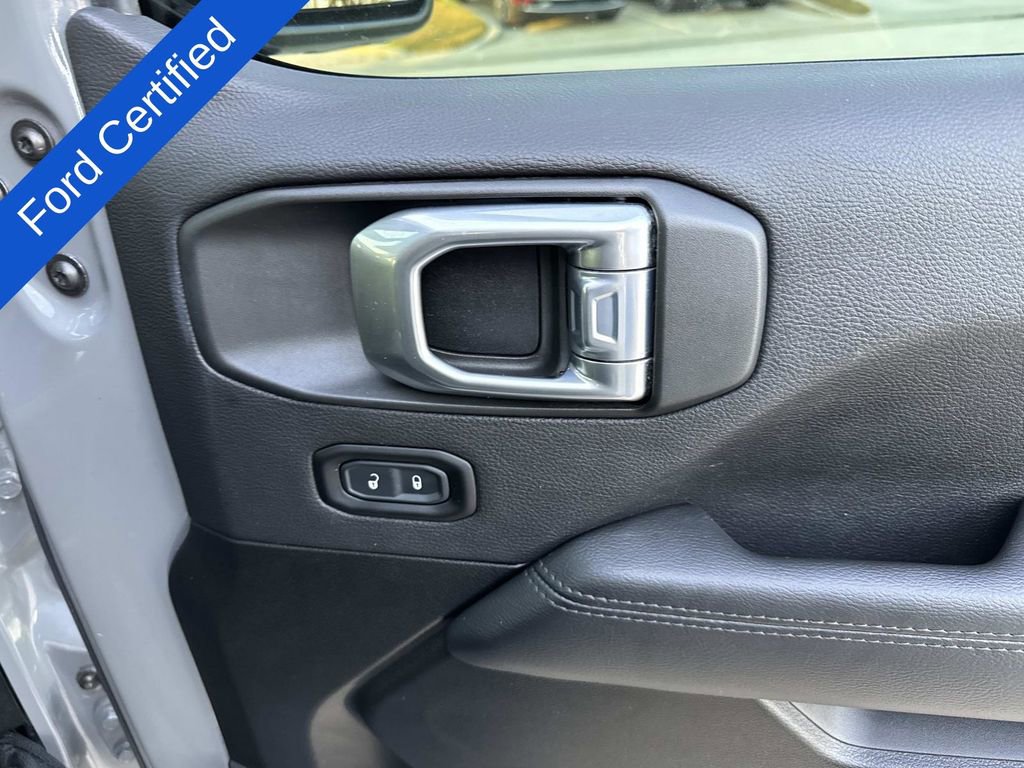 Used 2022 Jeep Wrangler Unlimited Sahara image 16