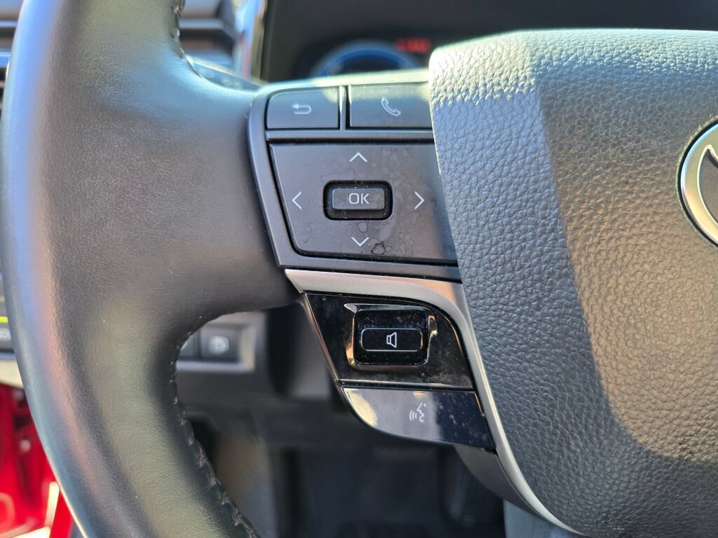 Used 2025 Toyota Camry XLE FWD image 26
