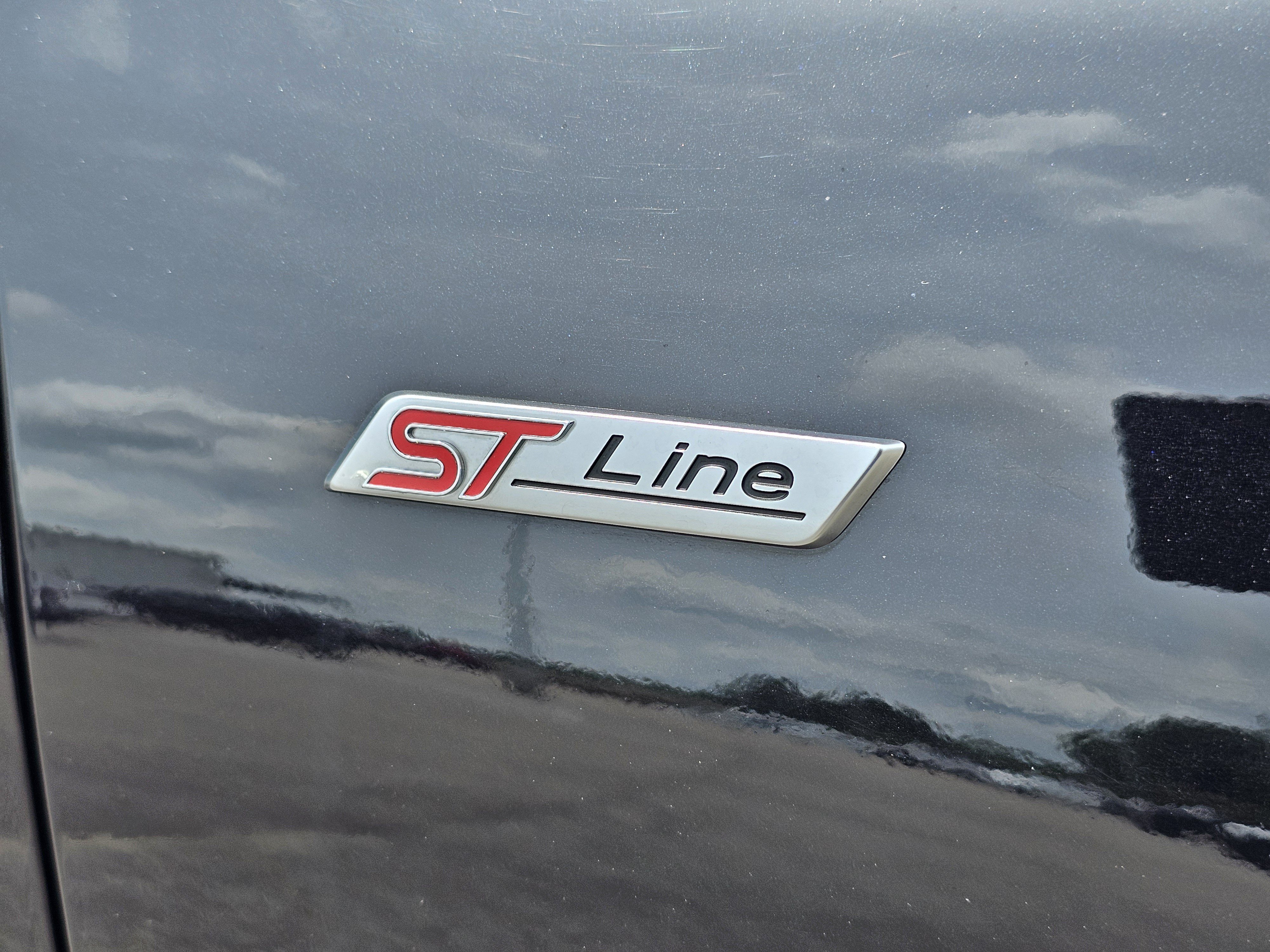 Used 2025 Ford Escape ST-Line FWD image 7