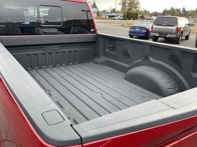 Used 2022 Ford F350 Lariat w/ Black Appearance Package image 5