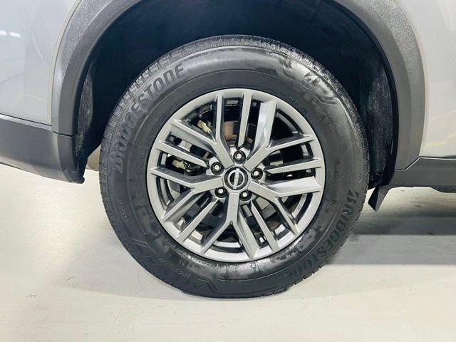 Used 2024 Nissan Rogue S FWD image 10
