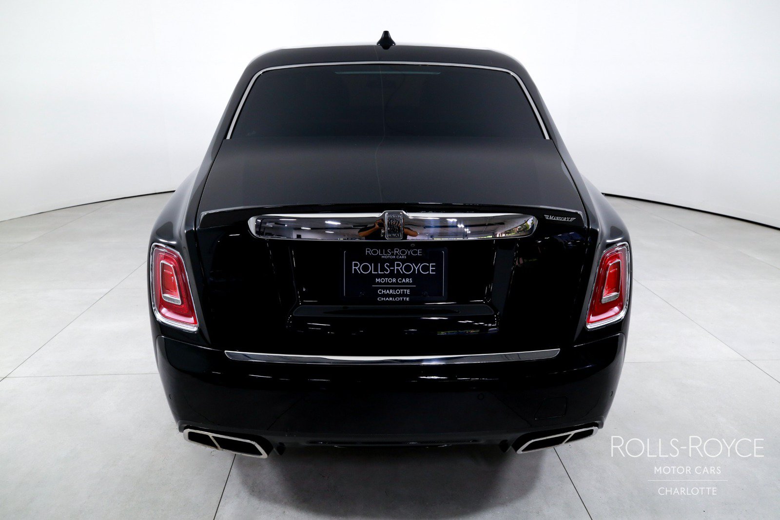 Used 2018 Rolls-Royce Phantom Sedan RWD image 9