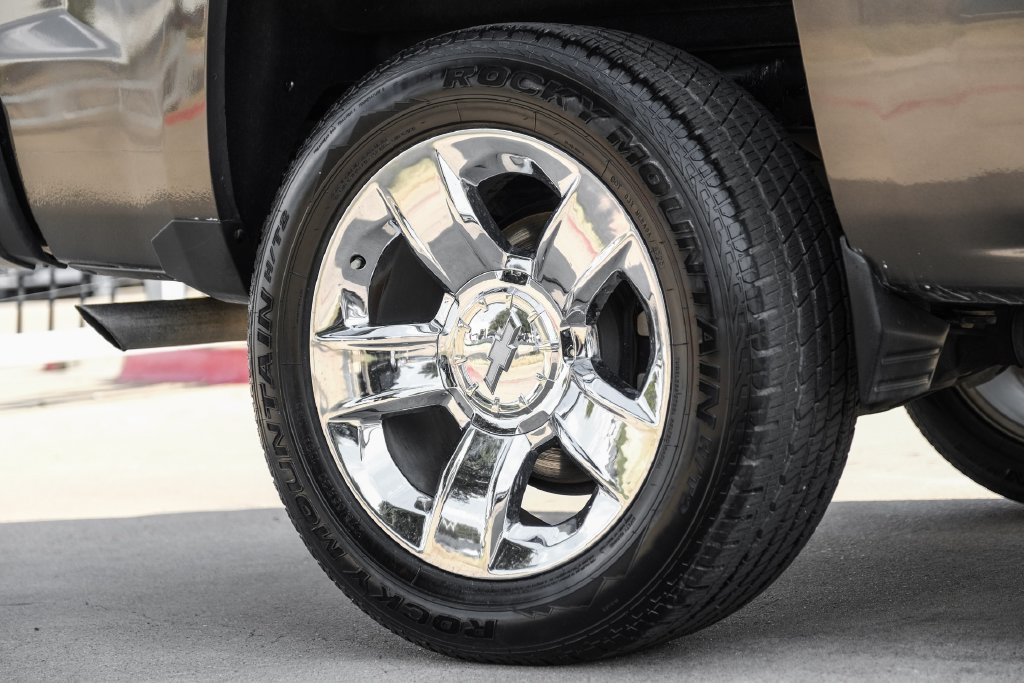 Used 2015 Chevrolet Silverado 1500 LTZ w/ LTZ Plus Package RWD image 57