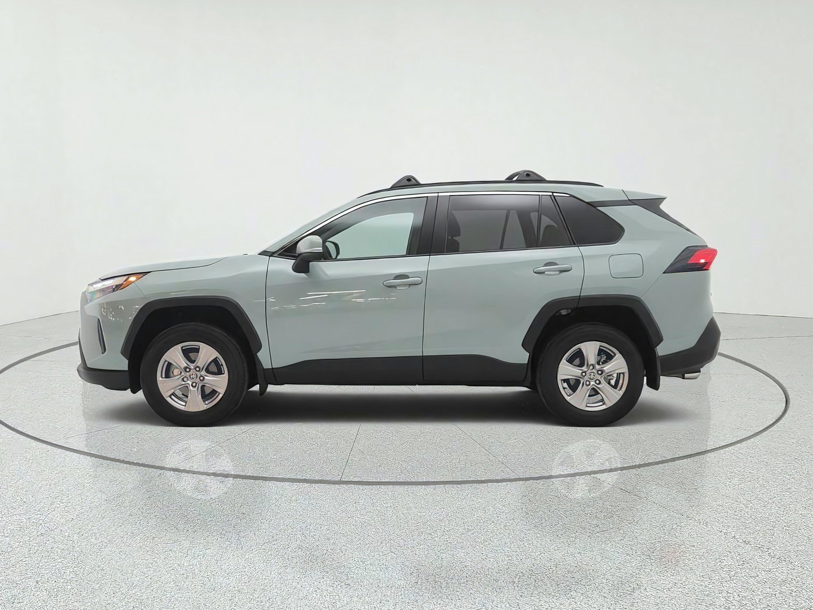 Used 2023 Toyota RAV4 XLE w/ Convenience Package FWD image 8