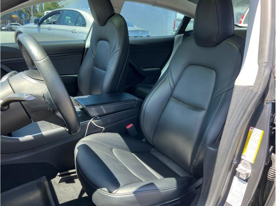 Used 2019 Tesla Model 3 RWD image 9